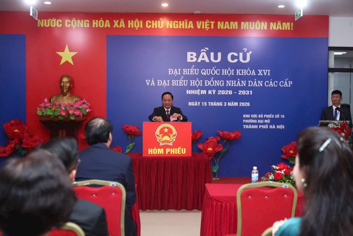 Sáng 15/3, tại khu vực bỏ phiếu số 16 Khu đô thị Vinhomes Greenbay Mễ Trì (phường Đại Mỗ, Hà Nội), ông Trịnh Văn Quyết, Uỷ viên Bộ Chính trị, Bí thư Trung ương Đảng, Trưởng Ban Tuyên giáo và Dân vận Trung ương dự Lễ Khai mạc và tham gia bỏ phiếu bầu cử đại biểu Quốc hội khoá XVI và đại biểu Hội đồng nhân dân các cấp nhiệm kỳ 2026-2031.