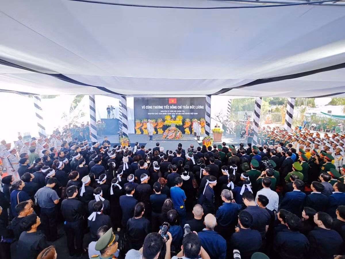 Thay mặt Ban Tổ chức lễ Quốc tang và gia quyến nguyên Chủ tịch nước, Phó Thủ tướng thường trực gửi lời cảm ơn tới lãnh đạo, nguyên lãnh đạo Đảng, Nhà nước, các ban ngành, địa phương, đồng bào, đồng chí, bạn bè quốc tế đã bày tỏ tình cảm, niềm tiếc thương sâu sắc, đến viếng, gửi vòng hoa, gửi điện chia buồn, dự lễ viếng, lễ truy điệu, lễ an táng và tiễn đưa nguyên Chủ tịch nước đến nơi an nghỉ cuối cùng.