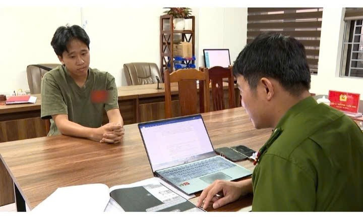 Đào Quang Hà tại cơ quan công an 888999.jpg