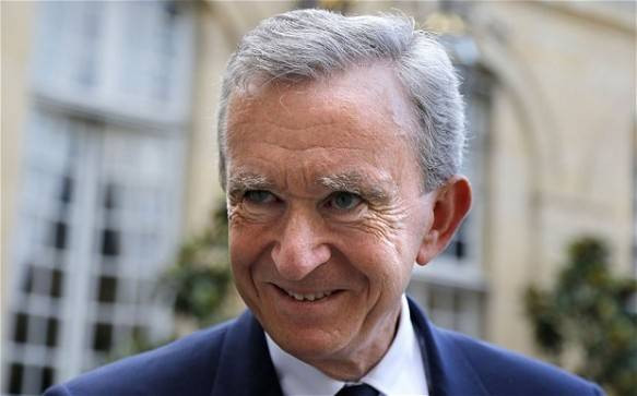 Là giám đốc điều hành tập đoàn Moet Hennessy Louis Vuitton, Bernard Arnault và gia đình đang sở hữu 29 tỉ USD.