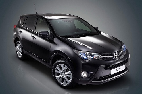 Toyota RAV4 cũng là mẫu xe mà các chị em ưa thích với 53% số xe bán cho họ.