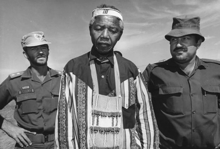 Nelson Mandela trong chiến dịch vận động tranh cử tổng thống năm 1994.