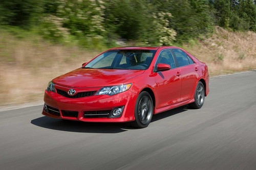 2014 Toyota Camry vẫn giữ nguyên "phong độ", là mẫu xe du lịch bán chạy nhất Mỹ.