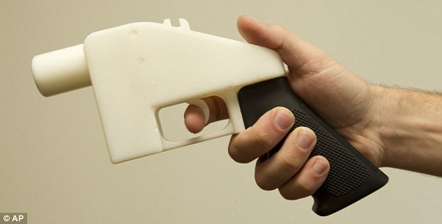 Công nghệ in 3D được ca ngợi là tương lai của ngành sản xuất, nhưng cũng gây nhiều tranh cãi do việc sản xuất súng ở Mỹ.