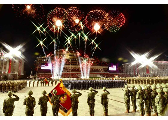 ##s###Đáng chú ý, sự kiện lần này diễn ra lúc nửa đêm rạng sáng, được cho là nhằm khiến giới quan sát nước ngoài khó khai thác thông tin chi tiết về các khí tài quân sự của Triều Tiên. Ảnh: KCNA