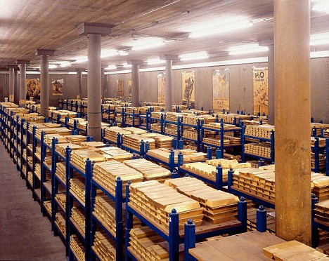 4.600 tấn vàng trong kho vàng của Ngân hàng Anh được bảo vệ bởi tường hầm chống bom cùng hệ thống nhận diện vô cùng phức tạp.