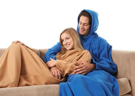 Năm 2008 và 2009, hơn 20 triệu người Mỹ đã bỏ tiền ra mua chăn quàng Snuggie với giá từ 10-20 USD/chiếc.