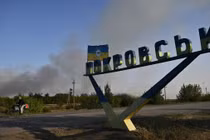 Đường rút của rút của Ukraine ở Pokrovsk bị lộ, "pháo đài thép" sụp đổ