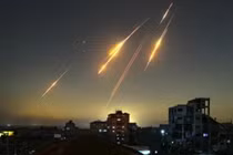 Phòng không Israel cạn tên lửa đánh chặn, Iran vẫn chưa cần dùng tên lửa mới