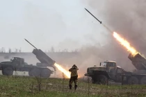 Quân đội Nga tạo thế bao vây Lyman và Siversk ở bắc Donetsk