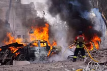 Trang Military Review đưa tin, quân đội Nga (RFAF) đã thực hiện đòn tấn công bằng tên lửa đạn đạo chiến thuật Iskander-M, vào tòa nhà của cơ quan an ninh Ukraine (SBU), tại số nhà 34, phố Gerasim Kondratiyev, thành phố Sumy. Truyền thông Ukraine cũng đưa tin về vụ việc.