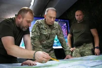 Theo kênh Arkhangel Spetsnaz, một số nhóm nhỏ quân Ukraine vẫn còn bị kẹt ở lại Pokrovsk, không thể rút lui. Toàn bộ khu vực phía nam tuyến đường sắt đã do RFAF kiểm soát, trong khi ở phía bắc, các mũi xung kích của RFAF đang quét sạch quân Ukraine khỏi các khu dân cư, tiến đến vùng ngoại ô thành phố.