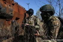 Thế trận thiên la địa vòng của Ukraine ở Pokrovsk và chiến thuật của Nga 