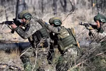 Giao tranh đang diễn ra trên đường phố, Kiev phủ nhận Pokrovsk bị bao vây 