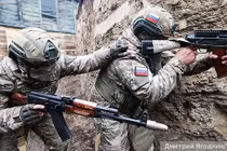 Tại sao Nga phải mất hơn một năm mới kiểm soát được Chasov Yar?