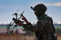Lưới chống UAV vô dụng, Nga kiểm soát tuyến đường cuối cùng tới Pokrovsk