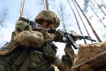 Để tấn công vào Belgorod, Bộ Tổng tham mưu AFU không điều thêm quân từ nơi khác tới, mà vẫn sử dụng quân cơ động ở Sumy. Mặc dù chỉ là chiến trường phụ, nhưng AFU đã tung vào đây nhiều lực lượng tinh nhuệ, bao gồm cả Lữ đoàn bộ binh cơ giới 47, được trang bị hoàn toàn bằng vũ khí hạng nặng của Mỹ, Lữ đoàn tấn công số 33 và Lữ đoàn biệt kích số 225.