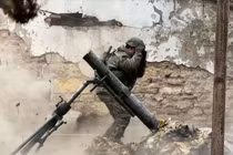 Nga ồ ạt tiến theo trục Siversk-Lyman, tuyến phòng thủ bắc Donetsk rúng động