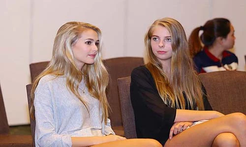 Mẫu Tây nhộn nhịp casting show thời trang của Chung Thanh Phong