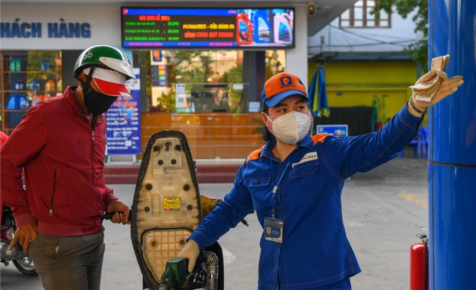 Sáng 31/5: Giá xăng lại tăng; Tiền mã hóa 'Thủy Bi' sau vụ bạo lực học đường