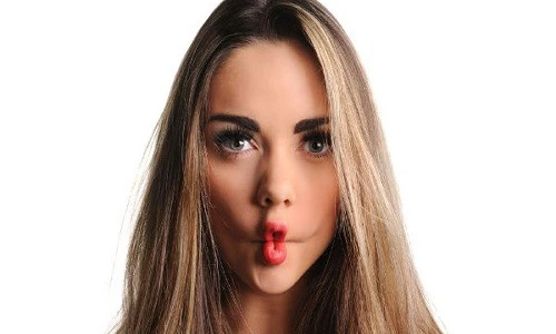 Giảm béo mặt nhanh bằng cách cử động môi rất dễ