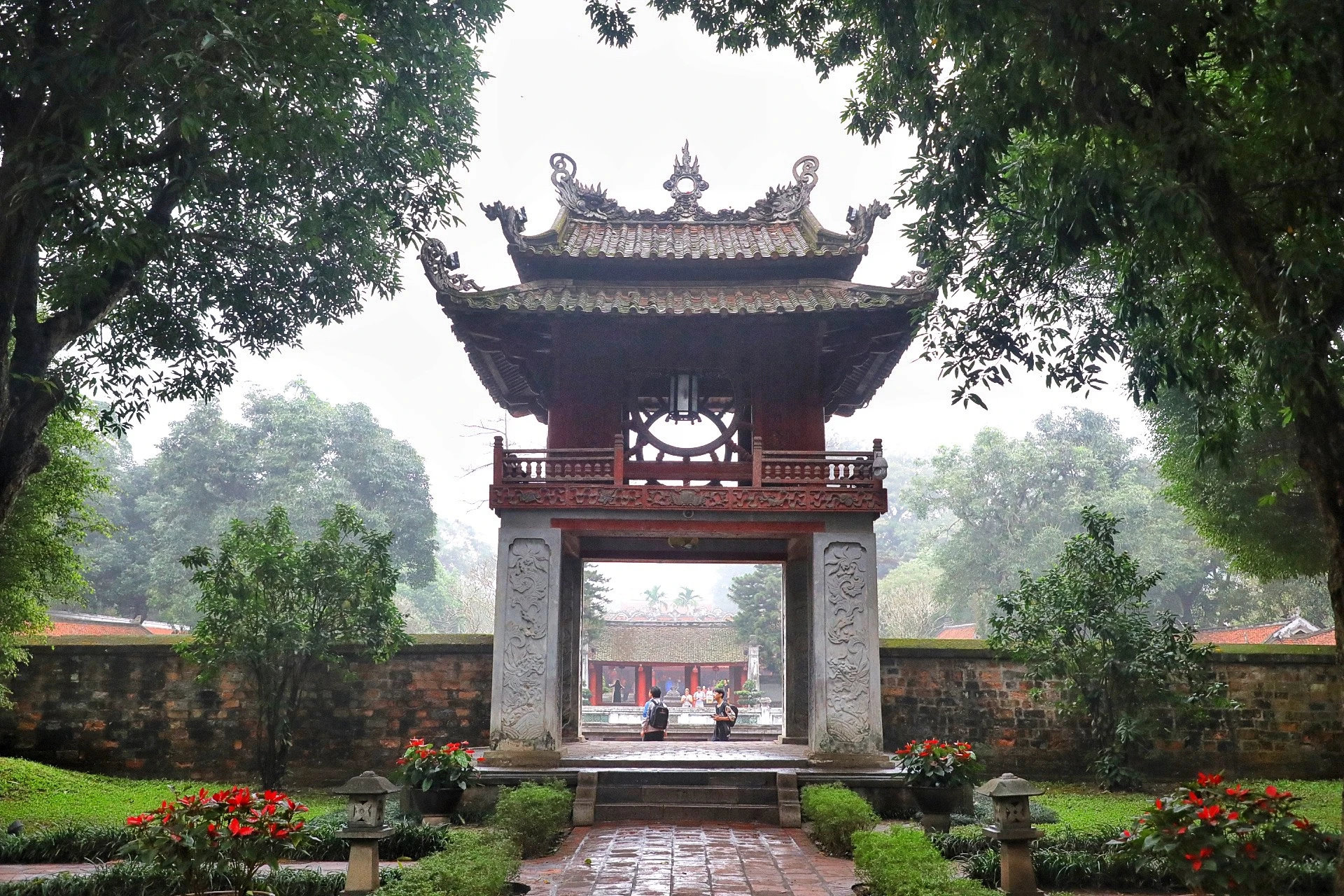 Cận cảnh Khuê Văn Các ở Văn Miếu - Quốc Tử Giám xuống cấp nghiêm trọng