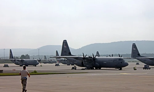 Ảnh huyền thoại vận tải cơ C-130: 60 năm bền bỉ