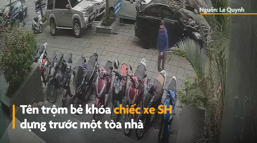 Video: Trộm bẻ khóa xe SH ở Hà Nội