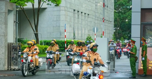 Công an TPHCM ra quân đảm bảo an toàn giao thông dịp lễ 30/4