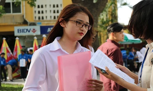 Ngắm mãi không chán vẻ đẹp nữ sinh thi THPT Quốc gia