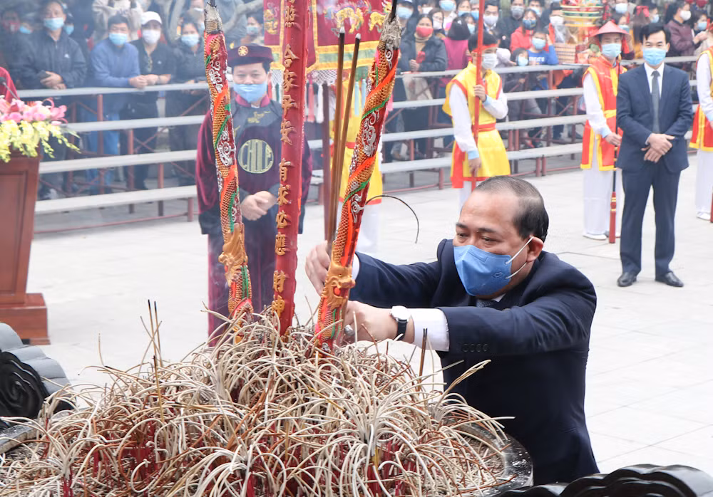 Cận cảnh lễ dâng hương tri ân công đức Tổ Mẫu Âu Cơ