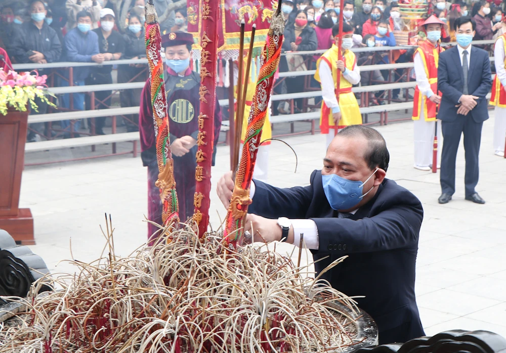 Cận cảnh lễ dâng hương tri ân công đức Tổ Mẫu Âu Cơ