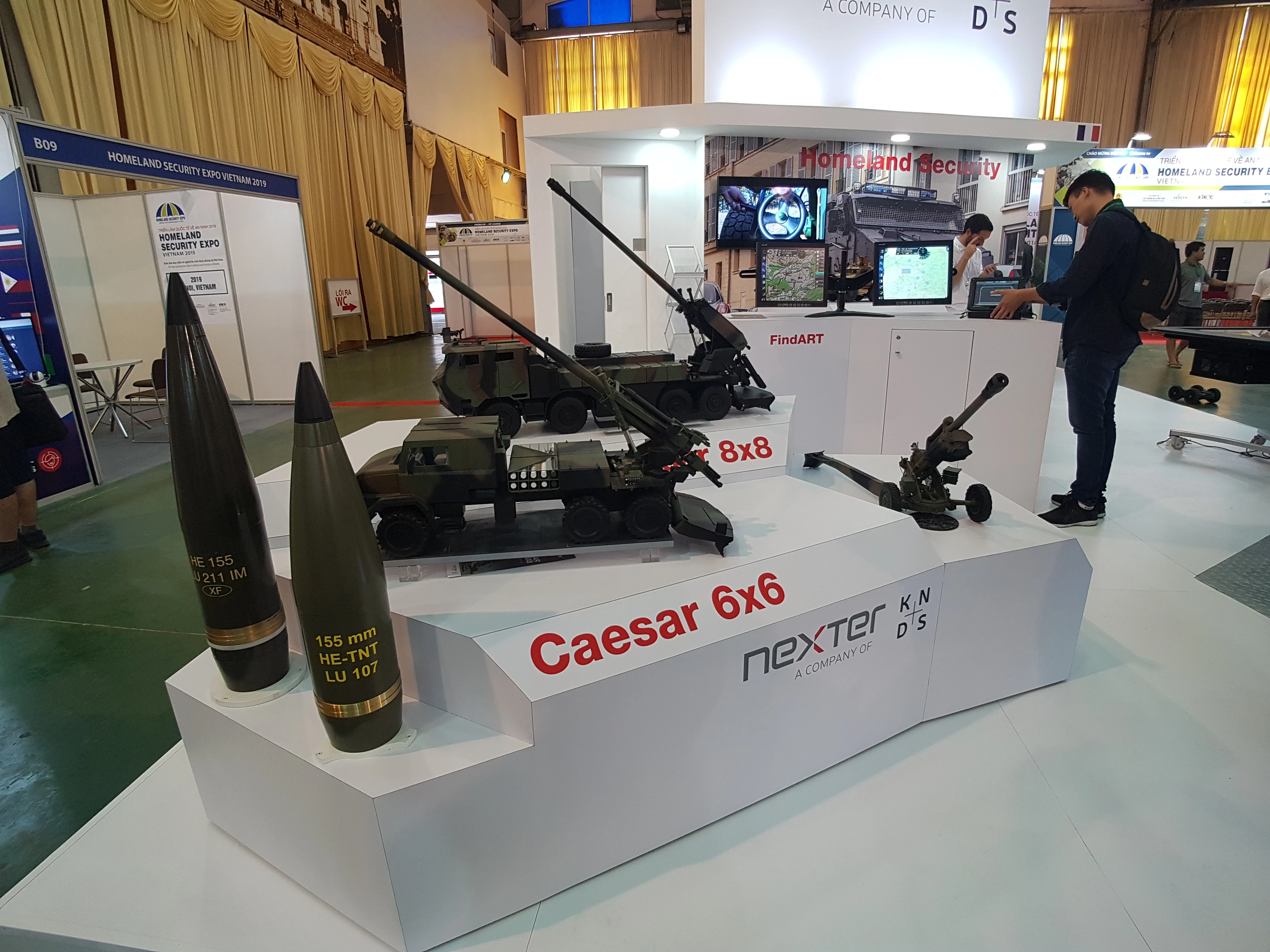 Cận cảnh dàn vũ khí hàng đầu Âu-Mỹ quy tụ tại Hà Nội