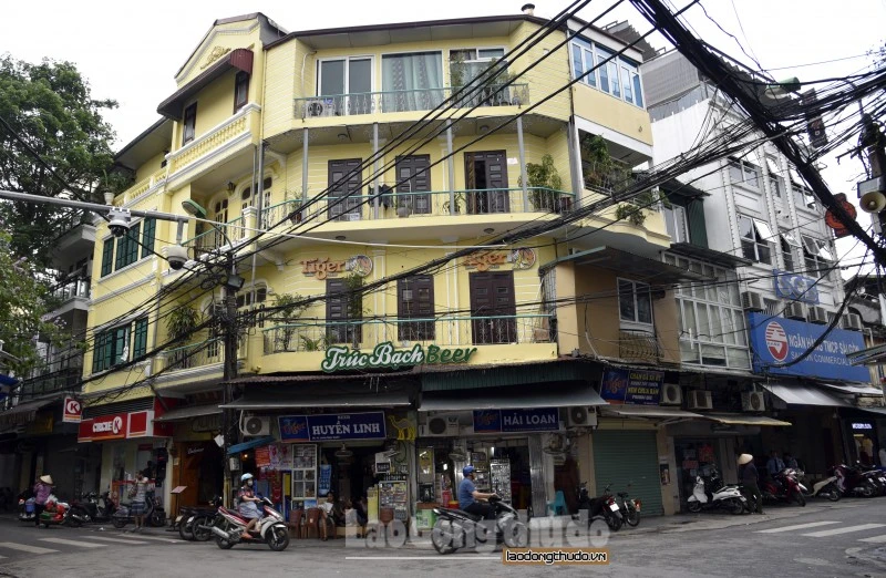 Phố cổ Hà Nội "khoác áo mới" thú vị