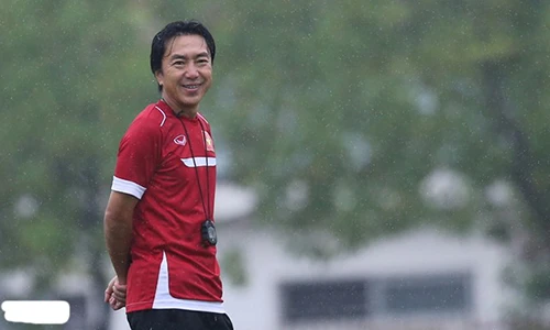 Nhìn lại 16 tháng dẫn dắt ĐTVN của HLV Miura