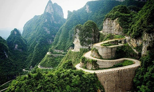 Tận mục những con đường ngoằn ngoèo lạ lùng nhất thế giới