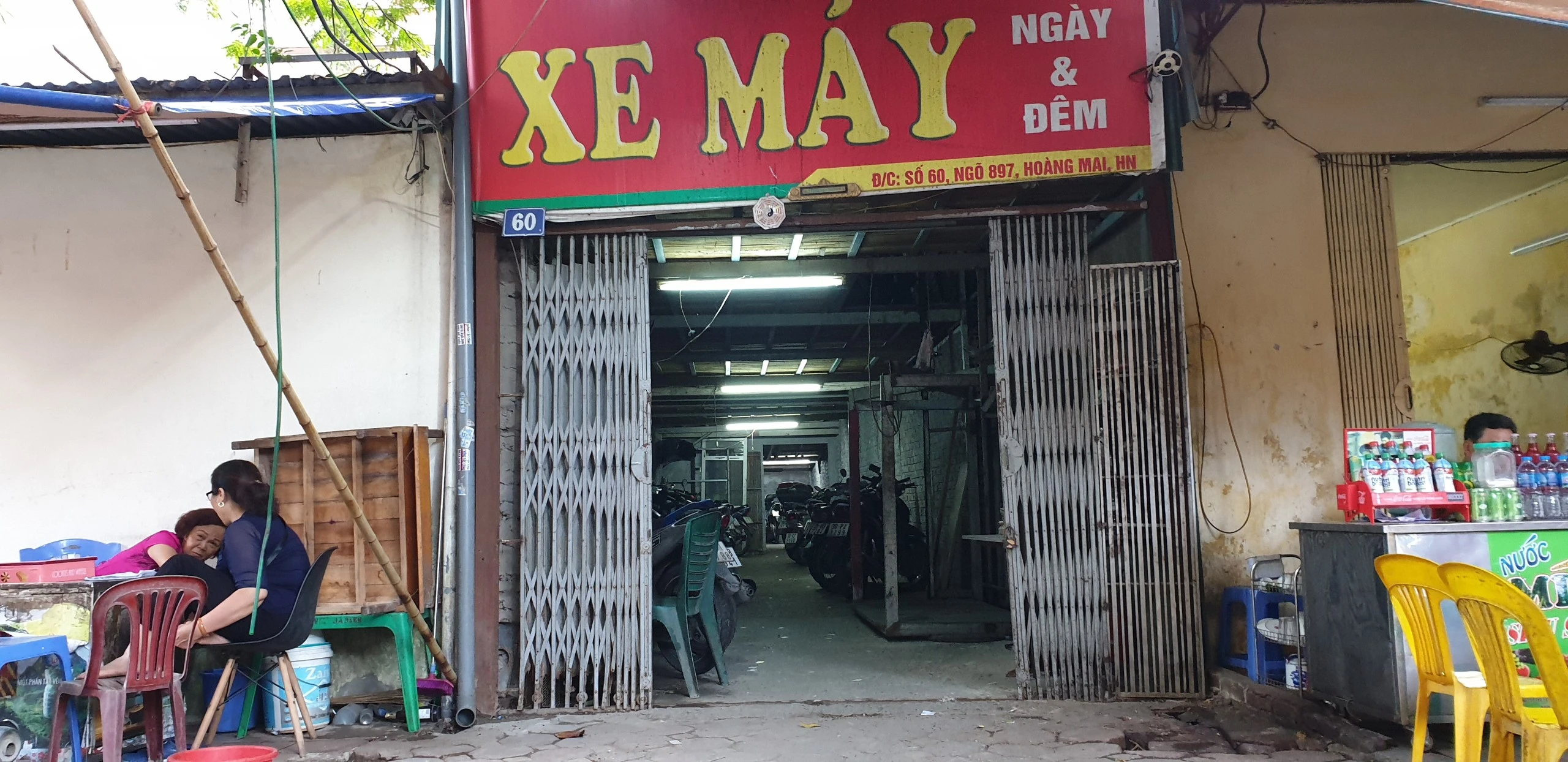 Hoảng hồn những ”quả bom” chực chờ cháy nổ bủa vây bến xe Giáp Bát