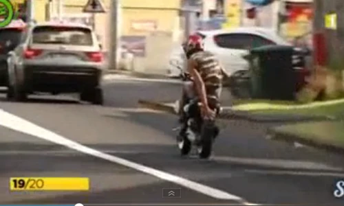 Thanh niên nhận quả đắng vì che biển số trốn cảnh sát 