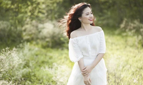 Ca sĩ Dương Hoàng Yến đẹp rạng rỡ trong bộ ảnh mới