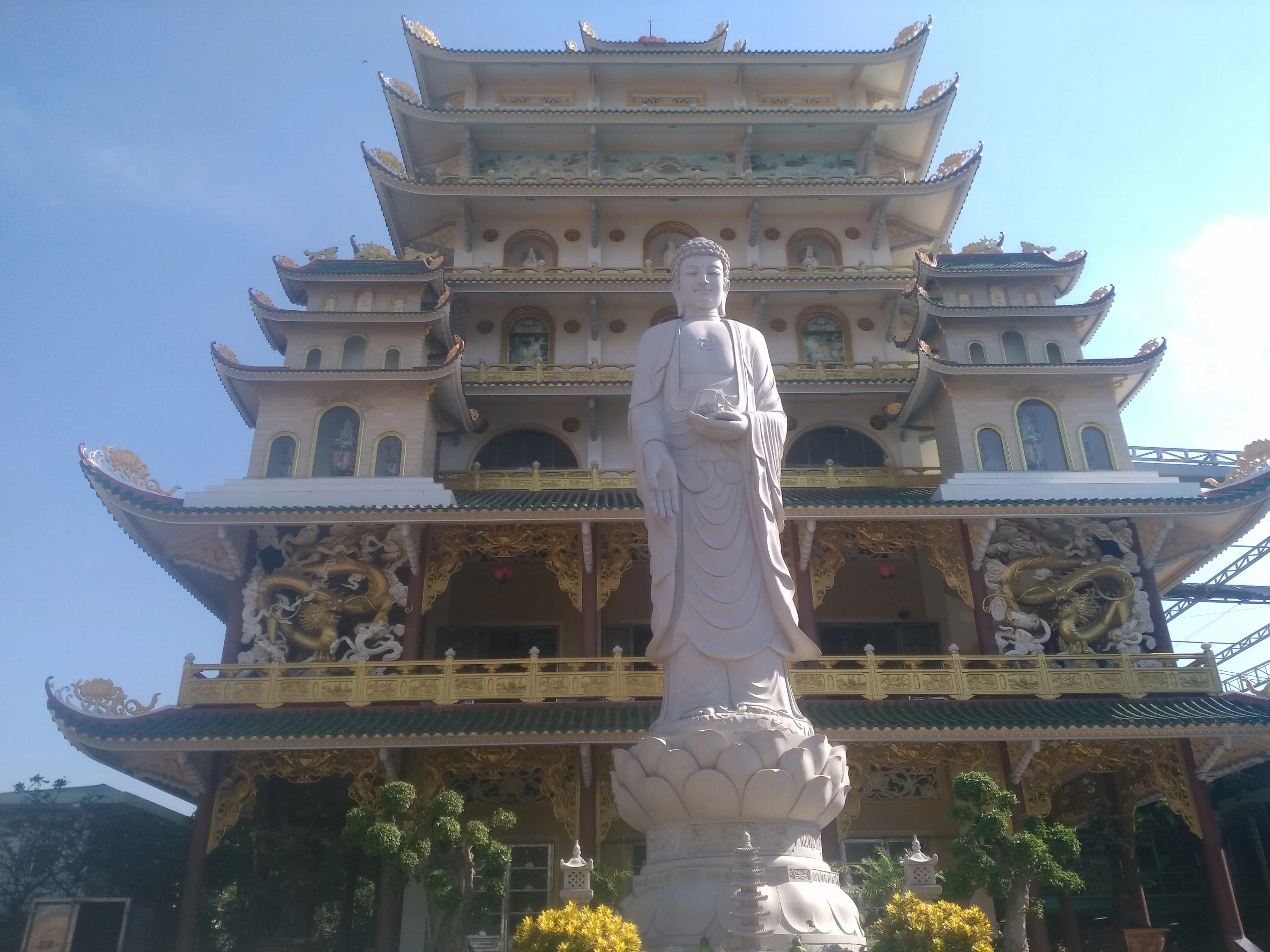 Độc đáo ngôi chùa có tòa chánh điện cao nhất Việt Nam