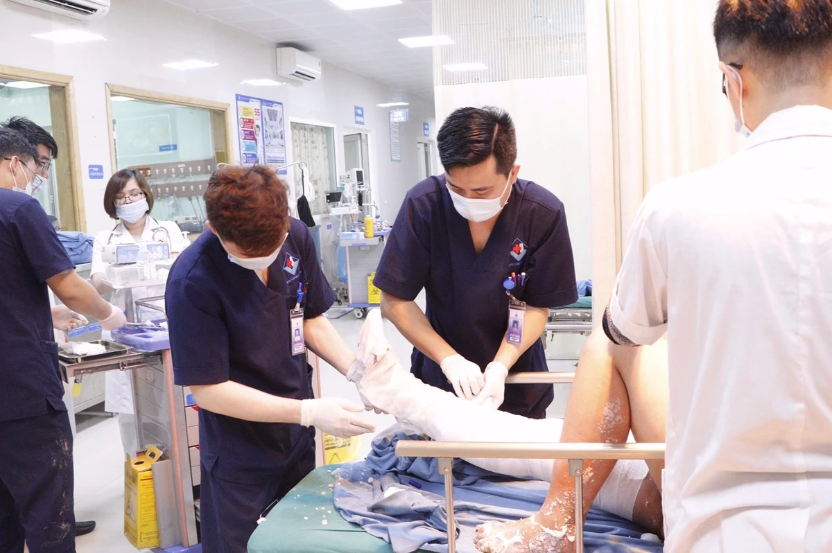 Thanh niên may mắn thoát chết sau khi bị điện cao thế giật