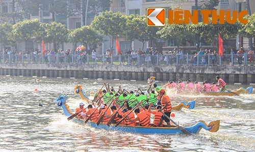 400 người TP HCM đua thuyền quyết liệt đón năm mới 2015