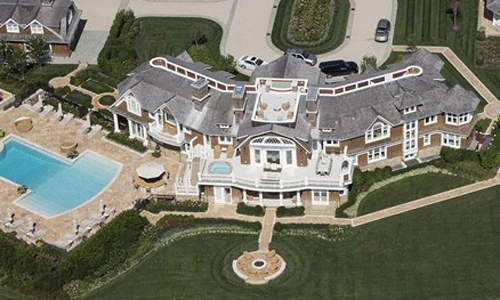 Tỷ phú vung tiền san phẳng nhà sếp cũ vì mâu thuẫn