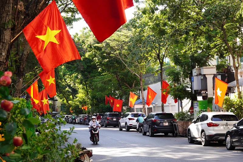 Hà Nội: Rực rỡ cờ hoa chào mừng ngày Quốc khánh 2/9