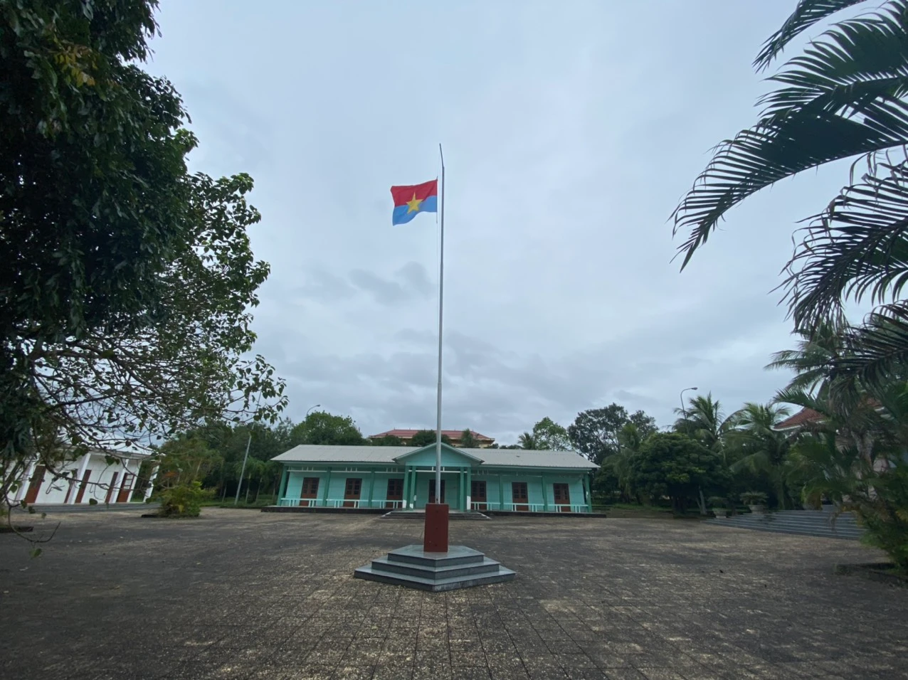 Thăm di tích lịch sử đặc biệt trên đất thép Quảng Trị 