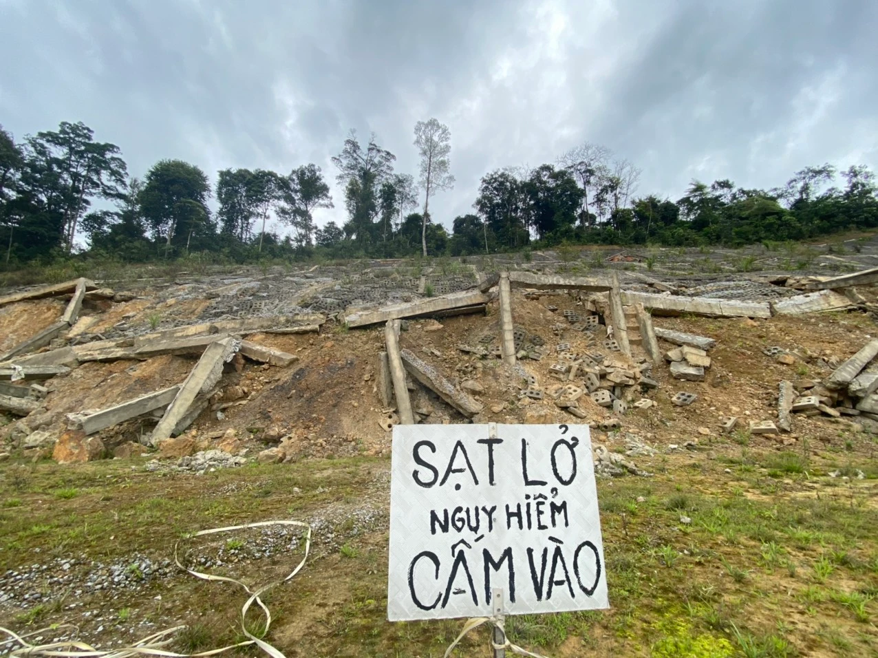 Cận cảnh khu vực sạt lở uy hiếp Cửa khẩu quốc tế Cha Lo