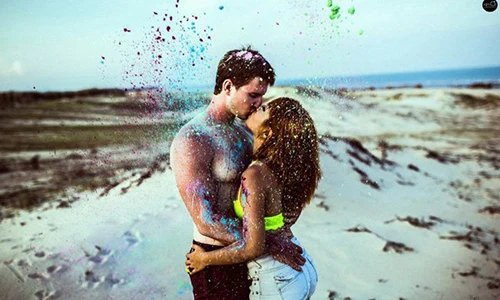 Ảnh cưới đẹp như mơ của cặp chồng Tây - vợ Việt