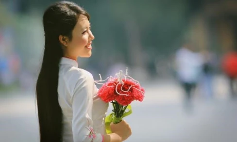 Nữ phóng viên tương lai khoe nụ cười giống Tăng Thanh Hà