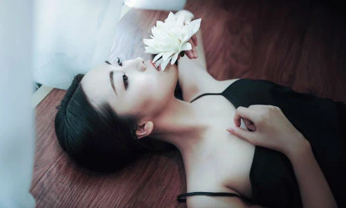 Hot girl thủ khoa ĐH Sân khấu Điện ảnh tự nhận “ham chơi“
