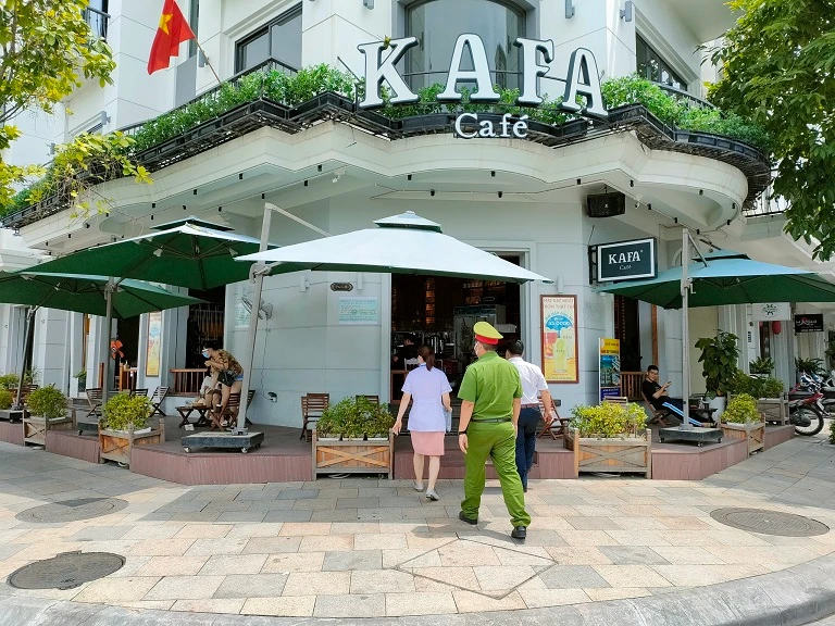 Thành phố "không ngủ" Hạ Long yên ắng, căng mình chống COVID-19